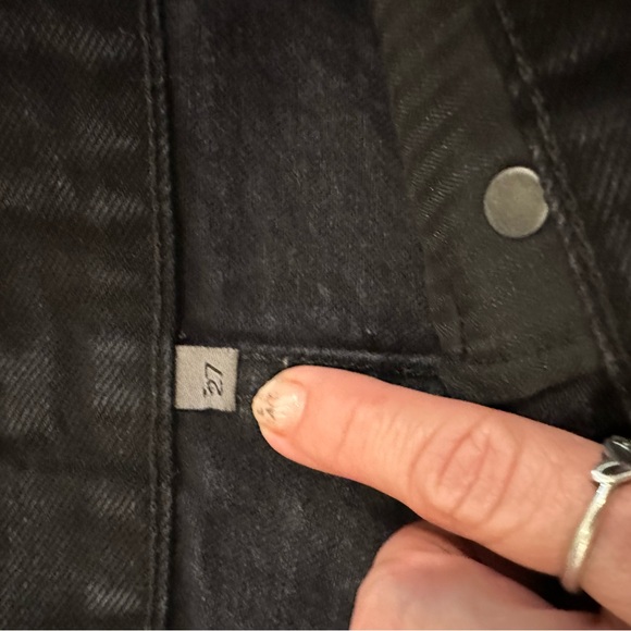 Carmar Denim Double Zip Front Skirt Size 27
Black Distressed Micro Mini skirt - Picture 6 of 6